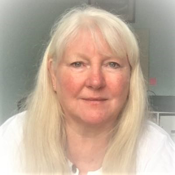 Lynne Carr